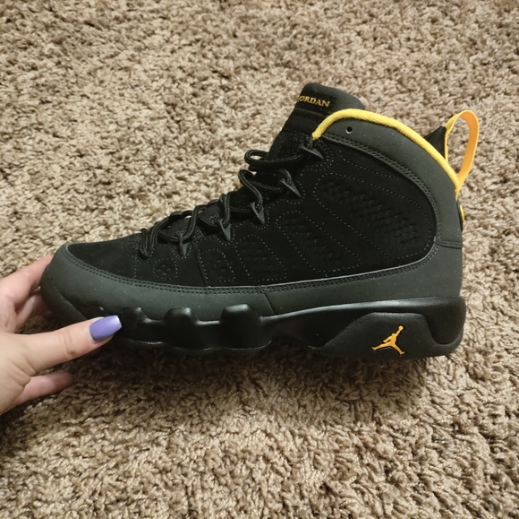 Air Jordans Retro 9s - Picture 1 of 5